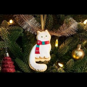 2021 fancy feast ornament